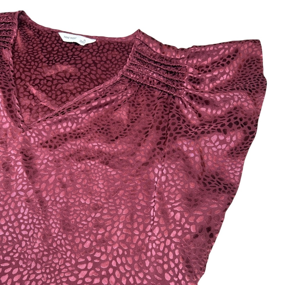 Nine‎ West Women XL Burgundy Jacquard Animal Print V-Neck Flutter Sleeve Blouse